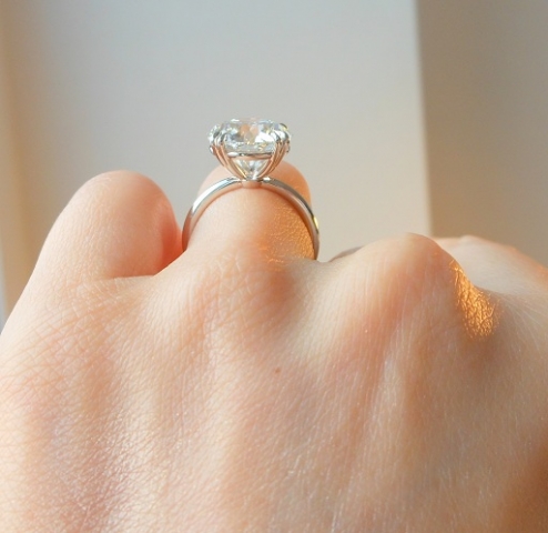 Sparkly eye candy found at thefacetlounge.com!