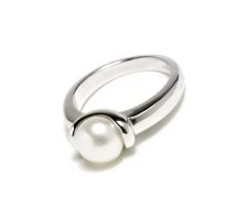 pearlring.jpg
