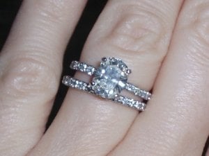 Gap btwn engagement ring and wedding bandI