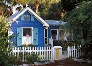 bluecottage.jpg