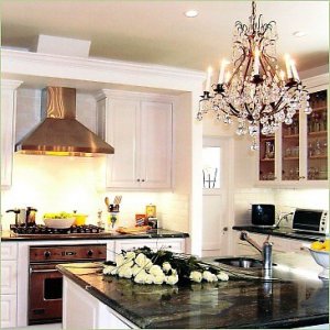 Gilder-Lori-Traditional-White-Kitchen_e.jpg
