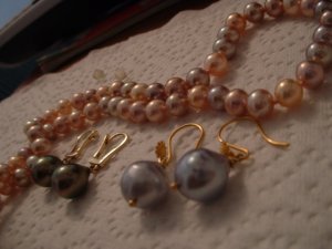 pearls1875.jpg