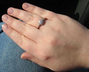 heidirighthandring.jpg