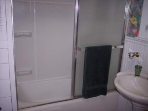 mandjbathroom2.JPG