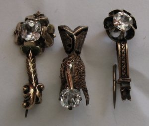 threetinypins2.JPG