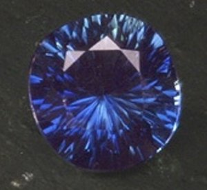 Blue sapphire with secondaries 123.jpg