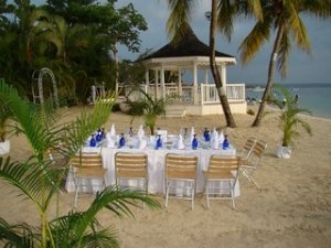 lsgazebodinnertable.jpg