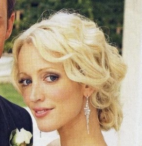 jackieohairloseupdo.jpg