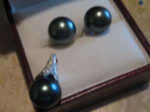 tahitian pearls.jpg