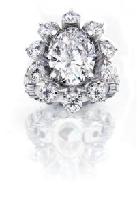 HouseOfTaylor_OvalDiamond_080204_ssv.jpg