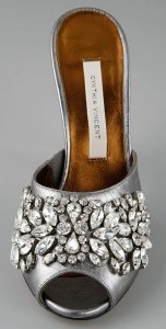 bblikesthesesilvershoes1.jpg