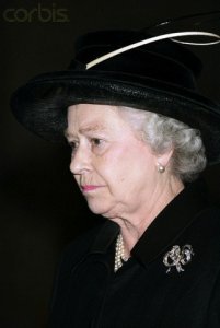 queen2005queenvictoriasbowbrooch.jpg