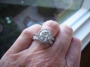 halo with shared prong 2.jpg