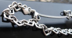 heartcharmbraceletfromv5.JPG