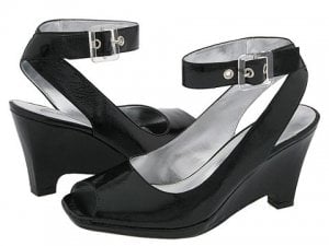 aerosoles_blackpatentpeep.jpg aerosoles_blackpatentpeep.jpg