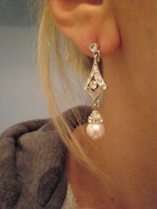miaeearing4444.jpg