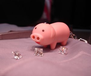 pigslovediamondstoo.JPG