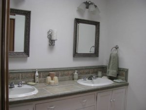 IMG_1433 freke full bath.jpg