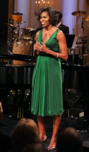michelle-obama-white-house-portrait-03.jpg