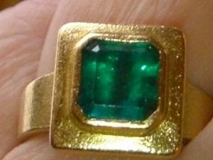 emerald in 20 c gold c.jpg
