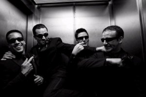 wedding groomsmen bw.jpg