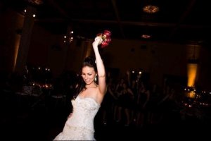 wedding bouquet toss1.jpg