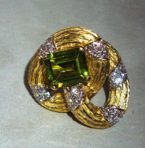 Boucheron_Chrisoberyl_1.JPG