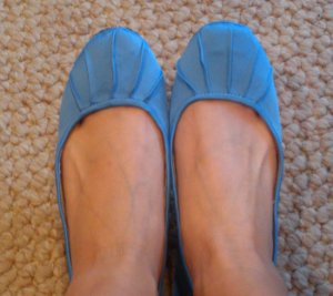 blue shoes_cupcake.jpg