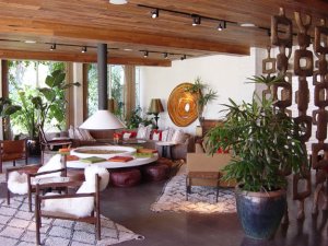 palm springs lounge sm.jpg