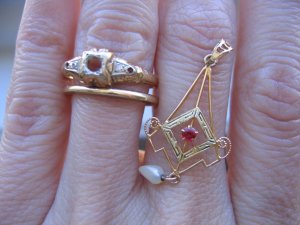 gdrings pendant.JPG