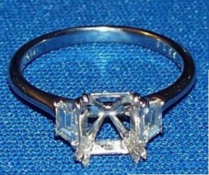 LM platinum setting with .40cttw traps1.JPG LM platinum setting with .40cttw traps1.JPG