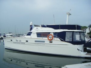 yacht1.jpg