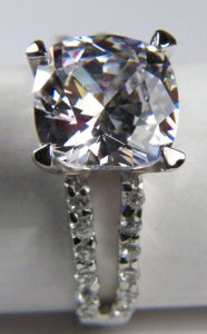 CushionCutSemiMount3.JPG
