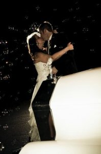 muffinweddingpicbubbles.jpg