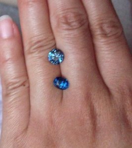 hand1blurA.jpg