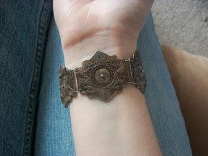 antiquebracelet01.JPG