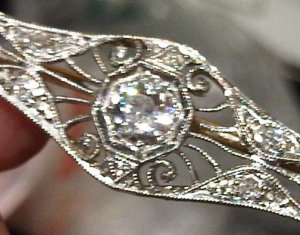 Antique pin10 freke.jpg