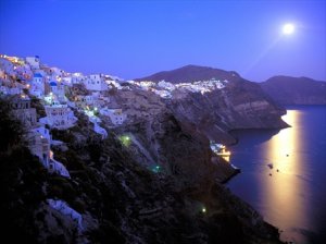 Moonrise Greece.jpg