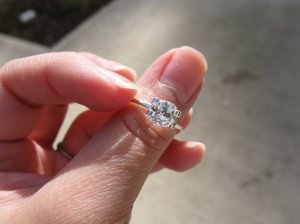 kylie117gogring3.jpg