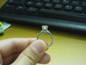 4fayesring101208.jpg