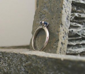 LaurelSapphRing9.JPG