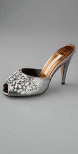 bblikesthesesilvershoes2.jpg