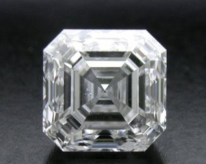 DI40X_GIA2101267308.jpg