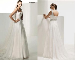 THE PERFECT DRESS Selene.JPG