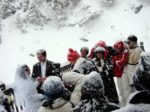 winterweddingonmountain.JPG