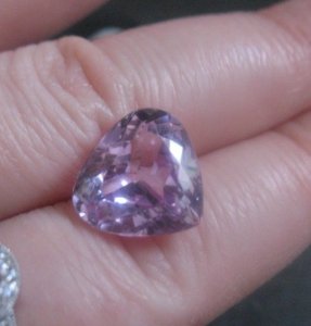 kunzite_cleftless.jpg