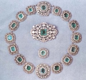 EmeraldDemiparure11.jpg