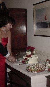 dmmlw wedding cake.jpg