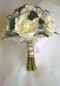 bouquet using ribbon for blue.jpg