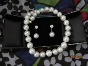 SSPearlNecklace1(600 x 450).jpg